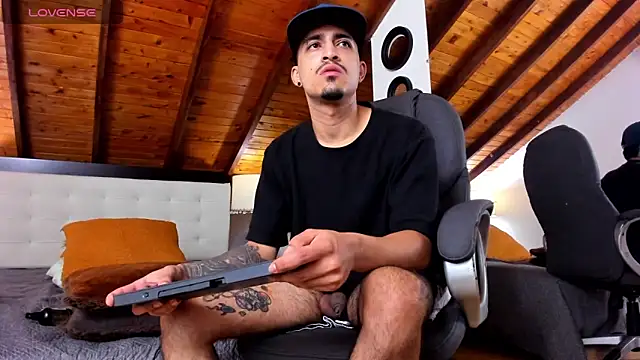 Sebastian Berne online show from 02/11/25, 01:31