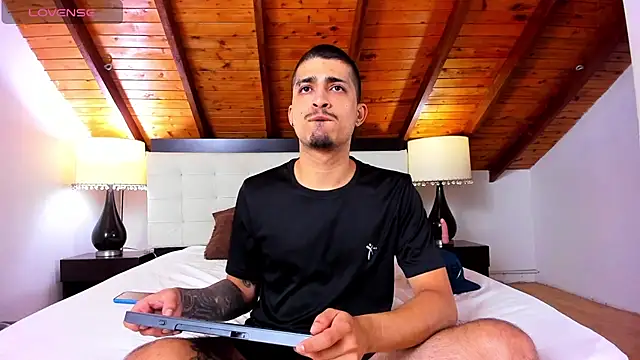 Sebastian Berne online show from 02/12/25, 07:35