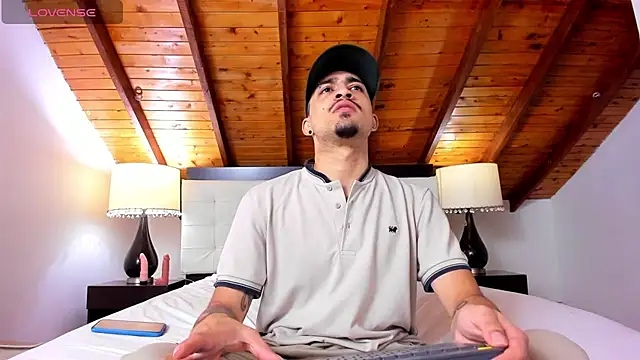 Sebastian Berne online show from 02/17/25, 07:53