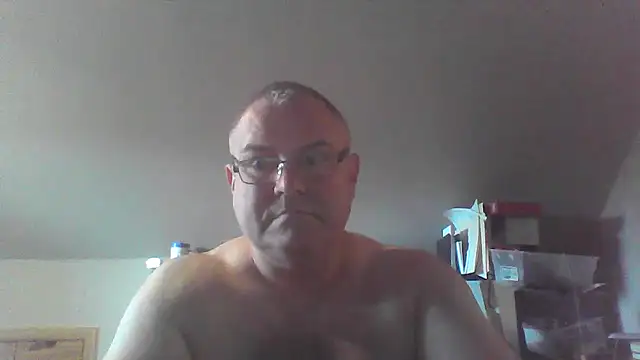 Snapshot of mkestr69 chatting on 11/01/25, 08:00 mkestr69 online show from 11/01/25, 08:00