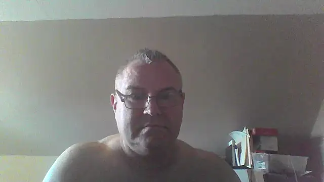 Snapshot of mkestr69 chatting on 11/05/25, 05:24 mkestr69 online show from 11/05/25, 05:24