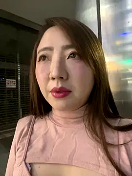 Snapshot of Hannababy_ chatting on 11/21/25, 04:16 Hannababy online show from 11/21/25, 04:16