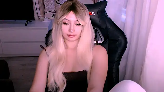 beauty blonde online show from 12/05/25, 03:15