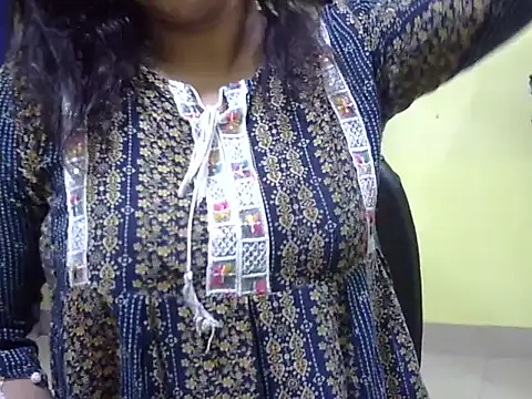 Your cutiepie  online show from 10/27/25, 04:16