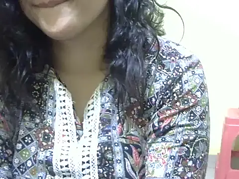 Your cutiepie  online show from 11/21/25, 08:40