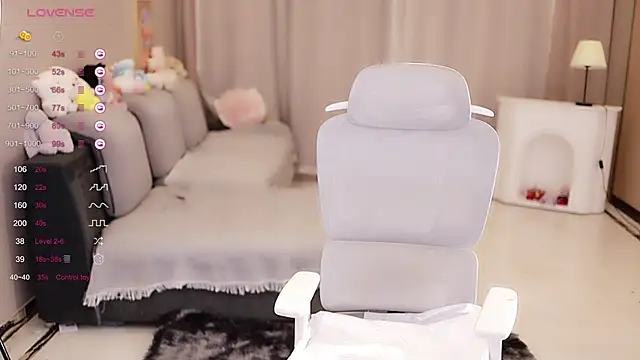 Moonccoi online show from 02/18/25, 09:20