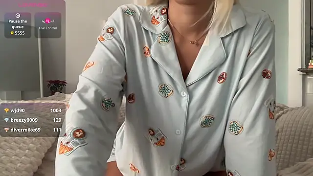 xdaisyhansen online show from 12/02/25, 10:53