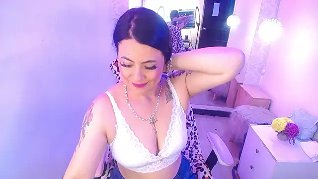 Snapshot of lizha_milf chatting on 02/08/25, 01:33 lizha milf online show from 02/08/25, 01:33