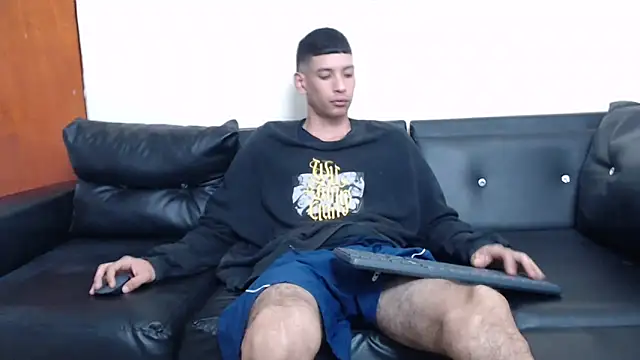 Snapshot of biigjhonny chatting on 11/04/25, 02:54 biigjhonny online show from 11/04/25, 02:54