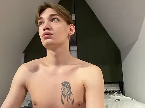 Snapshot of Julian_wins chatting on 02/17/25, 12:48 Julian wins online show from 02/17/25, 12:48