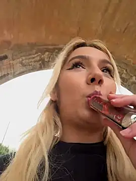 hotamanda01 online show from 02/28/26, 11:11