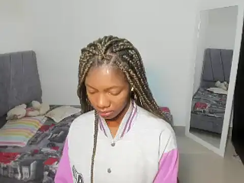 enyelsalas2 online show from 11/21/25, 02:49