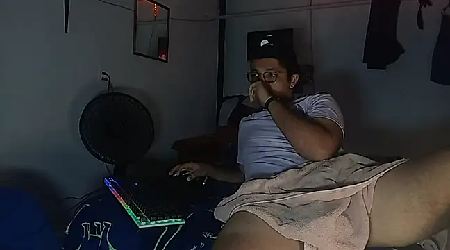 Snapshot of Diegovilla20 chatting on 03/22/25, 05:28 Diegovilla20 online show from 03/22/25, 05:28