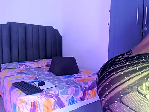 moree Queen online show from 11/18/25, 06:01