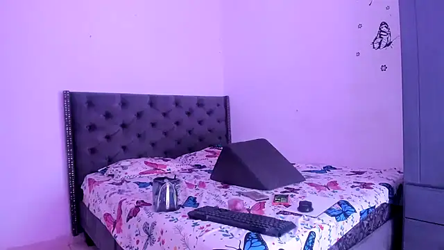 moree Queen online show from 01/09/26, 07:48