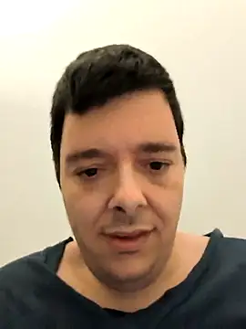 Snapshot of maksimovic chatting on 02/01/26, 01:37 maksimovic online show from 02/01/26, 01:37