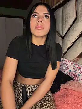 Laura-Khalifa online show from 02/11/26, 06:18