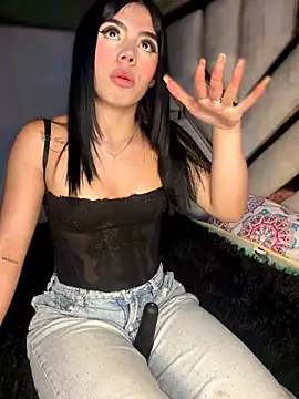 Laura-Khalifa online show from 05/14/26, 04:30