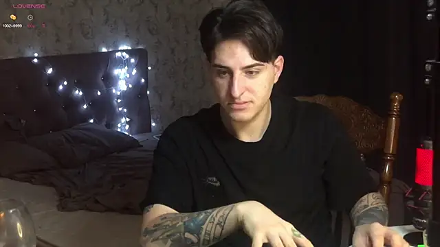 dark-willoww online show from 02/11/25, 04:44