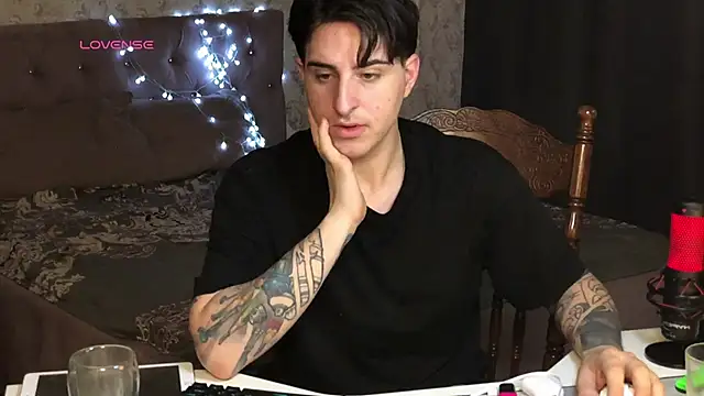 dark-willoww online show from 02/12/25, 01:16