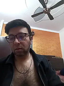 innocentboy1987 online show from 02/13/25, 11:06