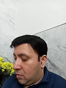 Snapshot of innocentboy1987 chatting on 02/14/25, 01:08 innocentboy1987 online show from 02/14/25, 01:08