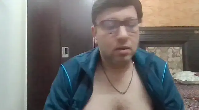 Snapshot of innocentboy1987 chatting on 02/15/25, 08:11 innocentboy1987 online show from 02/15/25, 08:11