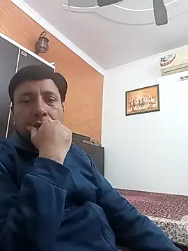 innocentboy1987 online show from 02/28/25, 03:48