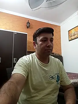 Snapshot of innocentboy1987 chatting on 09/15/25, 05:07 innocentboy1987 online show from 09/15/25, 05:07