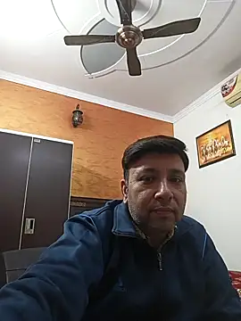 Snapshot of innocentboy1987 chatting on 11/10/25, 04:44 innocentboy1987 online show from 11/10/25, 04:44