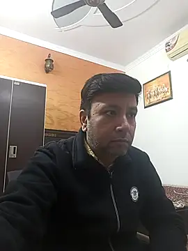 innocentboy1987 online show from 12/20/25, 04:41