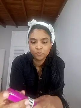 Snapshot of Pocahontas_aws chatting on 02/10/25, 05:41 Pocahontas aws online show from 02/10/25, 05:41