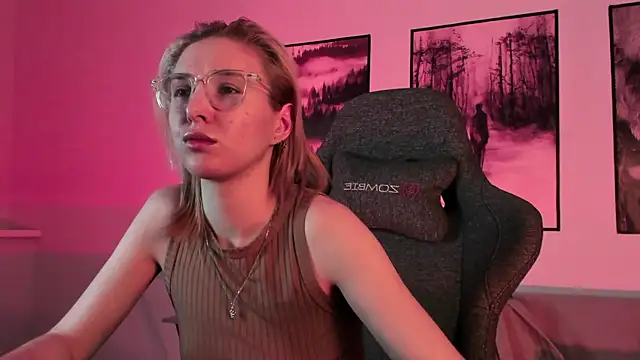 Snapshot of PhilippaAdamas chatting on 02/28/25, 05:48 PhilippaAdamas online show from 02/28/25, 05:48