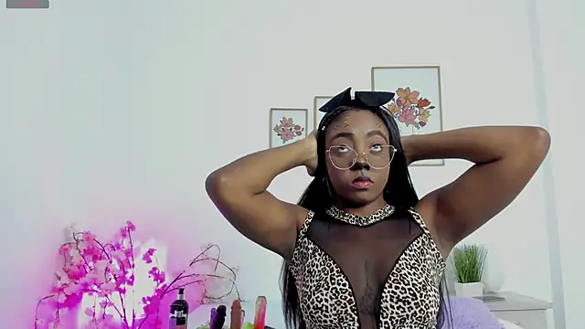 alejandra-cortes online show from 10/22/25, 10:59