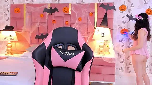 Snapshot of ArianaFranco chatting on 10/31/25, 02:29 ArianaFranco online show from 10/31/25, 02:29