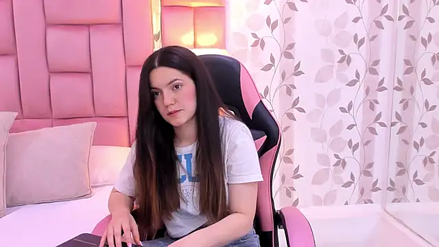 Snapshot of ArianaFranco chatting on 12/13/25, 09:53 ArianaFranco online show from 12/13/25, 09:53