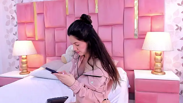 Snapshot of ArianaFranco chatting on 12/17/25, 05:19 ArianaFranco online show from 12/17/25, 05:19