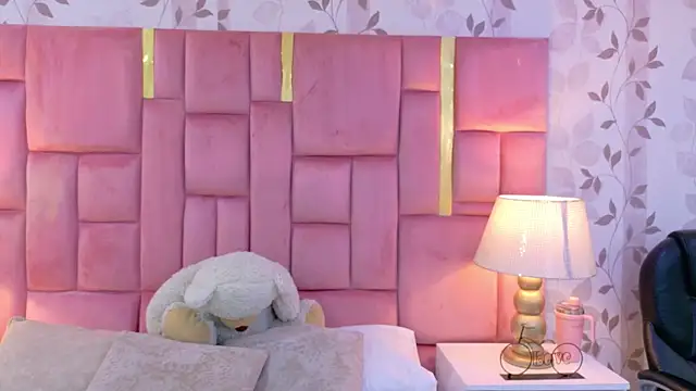 ArianaFranco online show from 05/15/26, 12:56