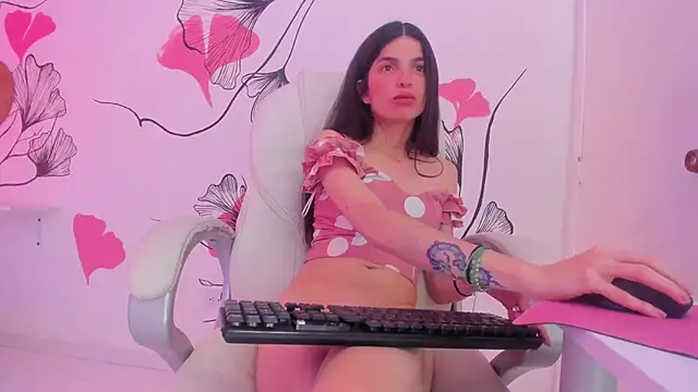 Isabela Fiorelli online show from 02/08/25, 06:33