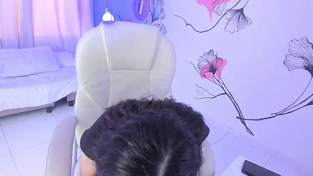 Isabela Fiorelli online show from 03/13/25, 12:35