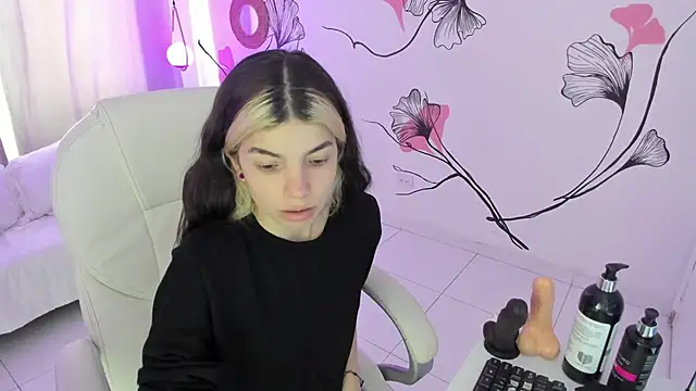 Isabela Fiorelli online show from 10/30/25, 07:03