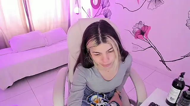 Isabela Fiorelli online show from 11/03/25, 01:12