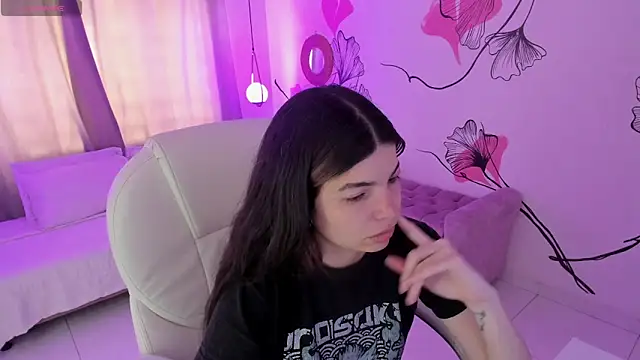 Snapshot of Isabela_Fiorelli chatting on 04/14/26, 01:17 Isabela Fiorelli online show from 04/14/26, 01:17