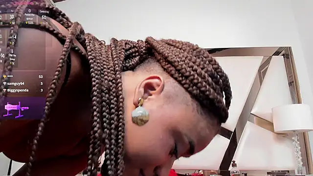 Snapshot of AgathaBladee chatting on 02/11/25, 10:39 AgathaBladee online show from 02/11/25, 10:39