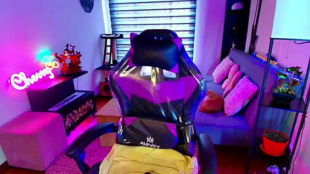 Snapshot of cherryy_bombshelll chatting on 03/24/26, 03:06 cherryy bombshelll online show from 03/24/26, 03:06