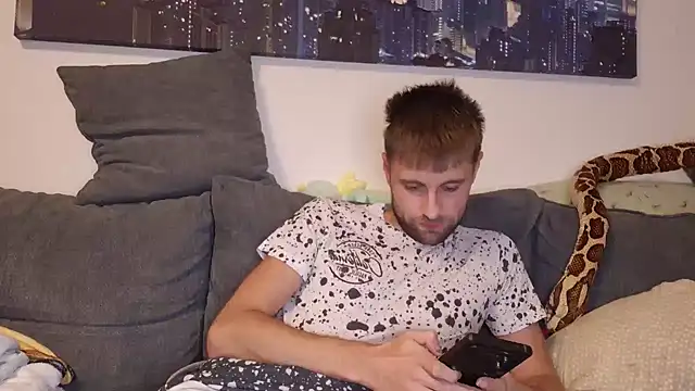 Snapshot of ademandjulia chatting on 11/06/25, 05:36 ademandjulia online show from 11/06/25, 05:36