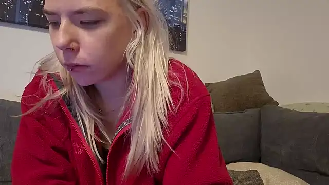 Snapshot of ademandjulia chatting on 11/14/25, 08:29 ademandjulia online show from 11/14/25, 08:29