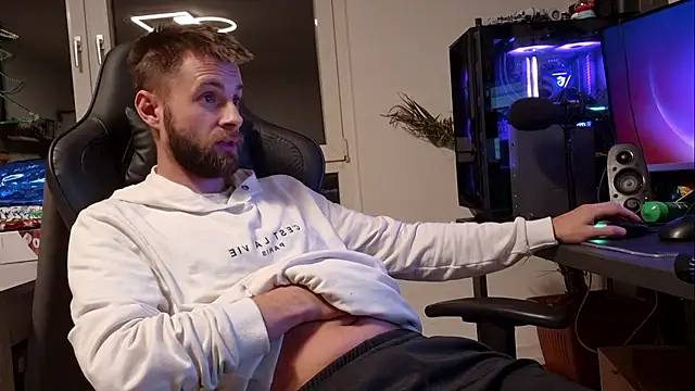 Snapshot of ademandjulia chatting on 01/13/26, 08:58 ademandjulia online show from 01/13/26, 08:58