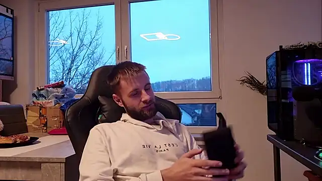 Snapshot of ademandjulia chatting on 01/14/26, 03:28 ademandjulia online show from 01/14/26, 03:28