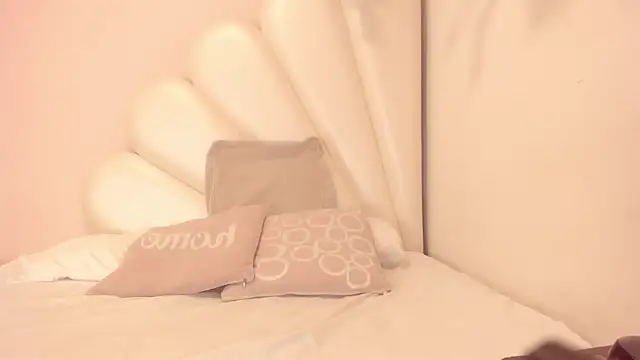 Olivia Stevens online show from 03/07/25, 07:49